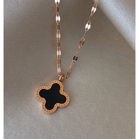 💎BOGO‼️ Clover leaf Double Side Rose Gold Necklace women jewelry - Picture 2 of 11